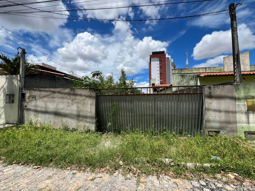 Lote/Terreno para venda com 300 metros quadrados em Dix-Sept Rosado - Natal - RN
