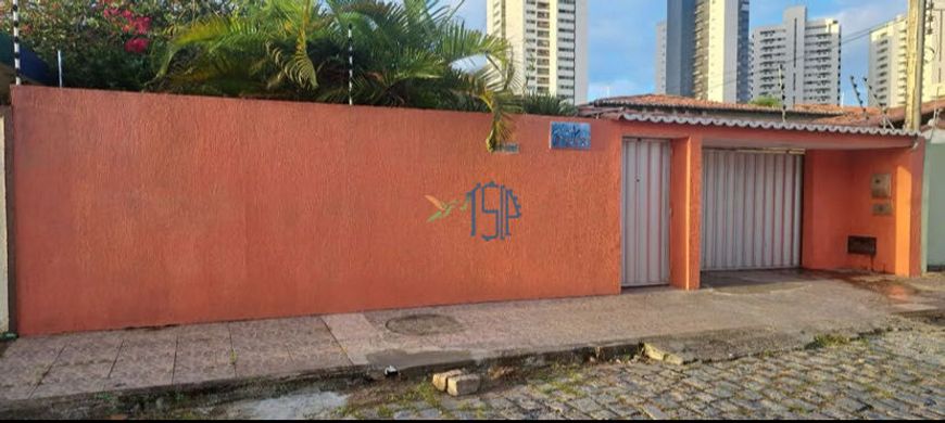 Casa Padrão / Casa em Natal / Casa em Rua pública / Casa em Natal no Bairro Lagoa Nova
