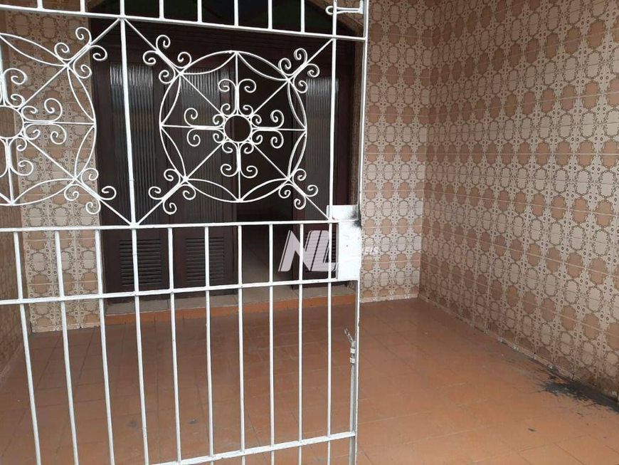 OPORTUNIDADE - Casa com 204m², perfil comercial, na Av Coronel Estevam, Alecrim