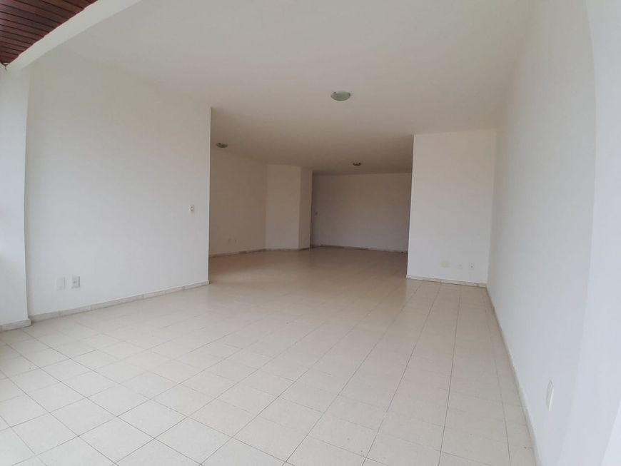 Apartamento para venda possui 200 metros quadrados com 4 quartos em Capim Macio - Natal - RN