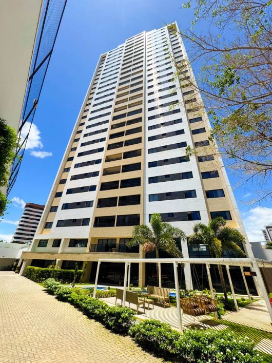 Apartamento à venda no Ed Sebastiano Ricci , com 130m² três suítes no bairro de Lagoa Nova.