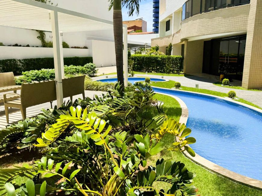 Apartamento à venda no Ed Sebastiano Ricci , com 130m² três suítes no bairro de Lagoa Nova.