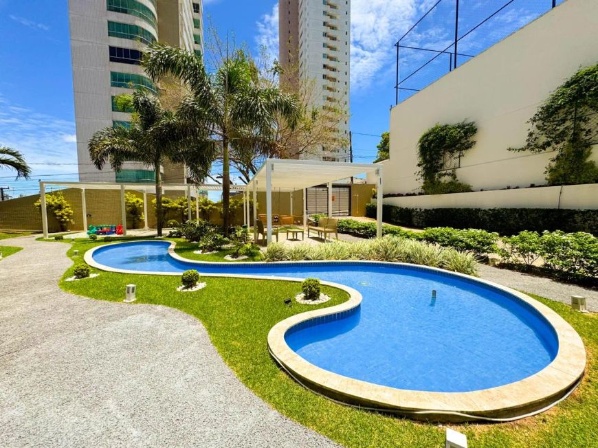 Apartamento à venda no Ed Sebastiano Ricci , com 130m² três suítes no bairro de Lagoa Nova.