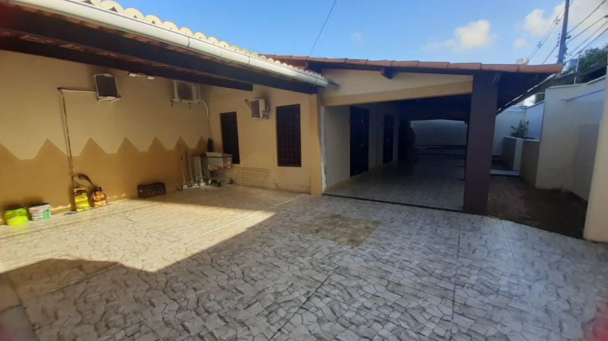 JB CASA EM CAPIM MACIO COM 3 QUARTOS