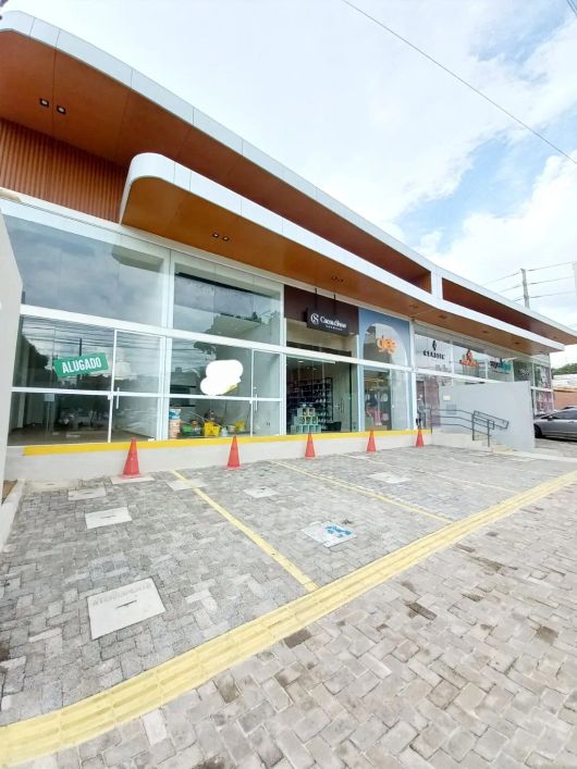 Ponto comercial/Loja/Box para aluguel tem 60 m², banheiro, vitrine, mezanino, estacionamento