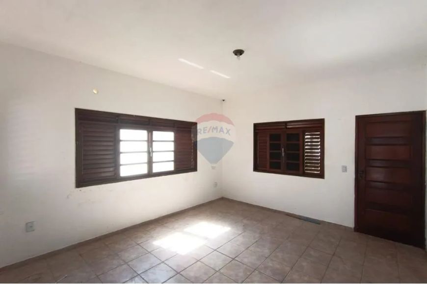 Casa de esquina mais Ponto Comercial em Capim Macio!