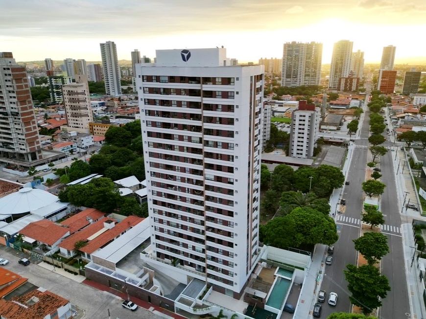 Apartamento com 75 m2 - 3 quartos (1 suíte) - Reserva Lagoa Nova - 2 vagas - Andar alto - Nascente