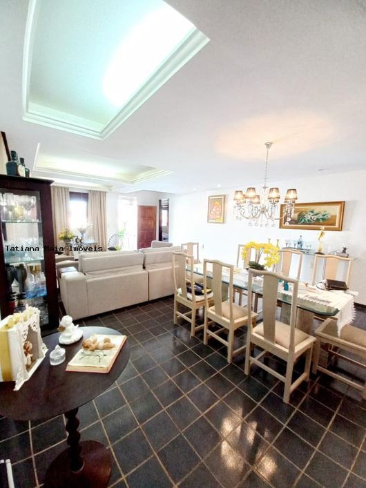 Casa para Venda em Natal, Candelária, 4 dormitórios, 5 suítes, 5 banheiros, 4 vagas