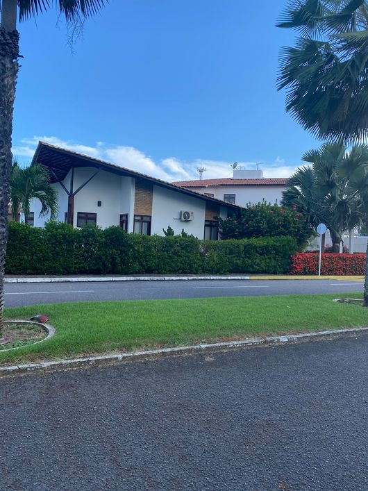 Casa de condomínio para venda possui 280 metros quadrados com 4 quartos em Lagoa Nova - Natal - RN