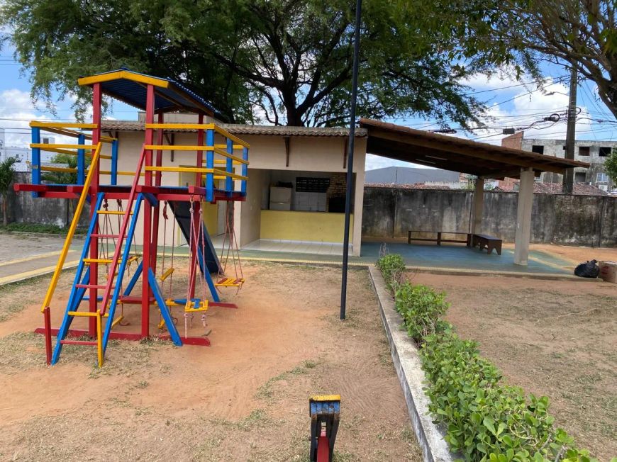 Imóvel para venda possui 46 metros quadrados com 2 quartos em Guarapes - Natal - RN