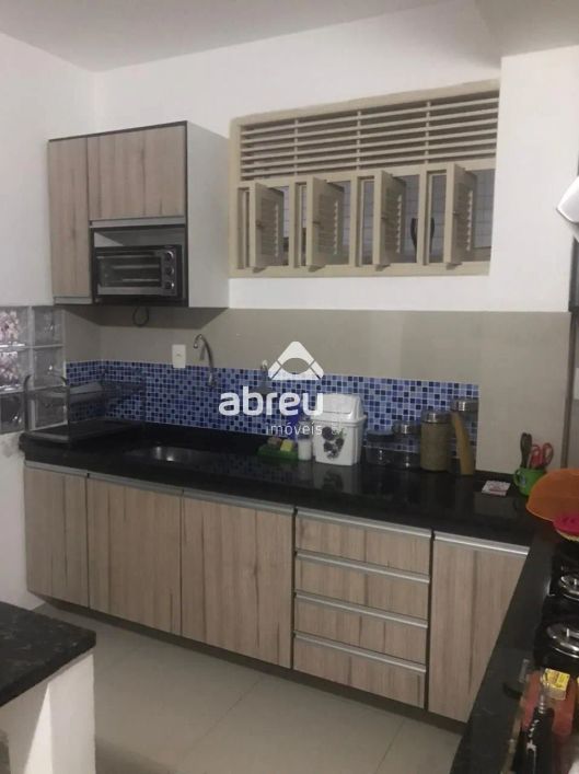 Casa residencial e comercial em Capim Macio.
