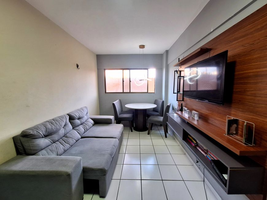 APARTAMENTO COM EXCELENTE LOCALIZAÇÃO NO BAIRRO DE LAGOA NOVA