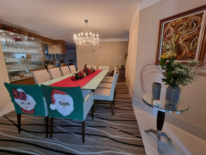 Casa condomínio Green Woods, 4 suítes e piscina privativa