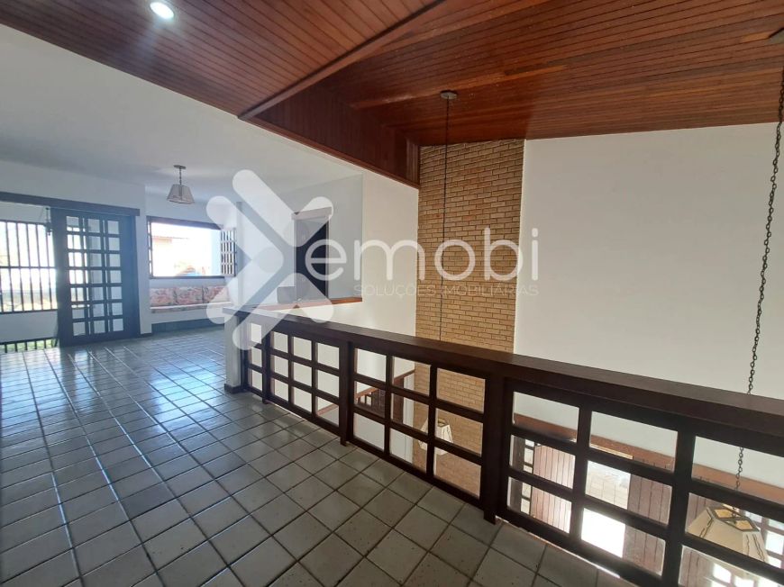 Casa duplex com 4 quartos sendo 2 suítes + escritório e dependencia completa