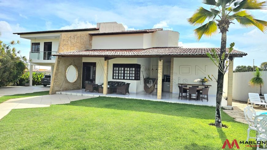 Casa em San Valle, 4 quartos, sendo 3 suítes, espaço gourmet, lado da sombra, 400m².