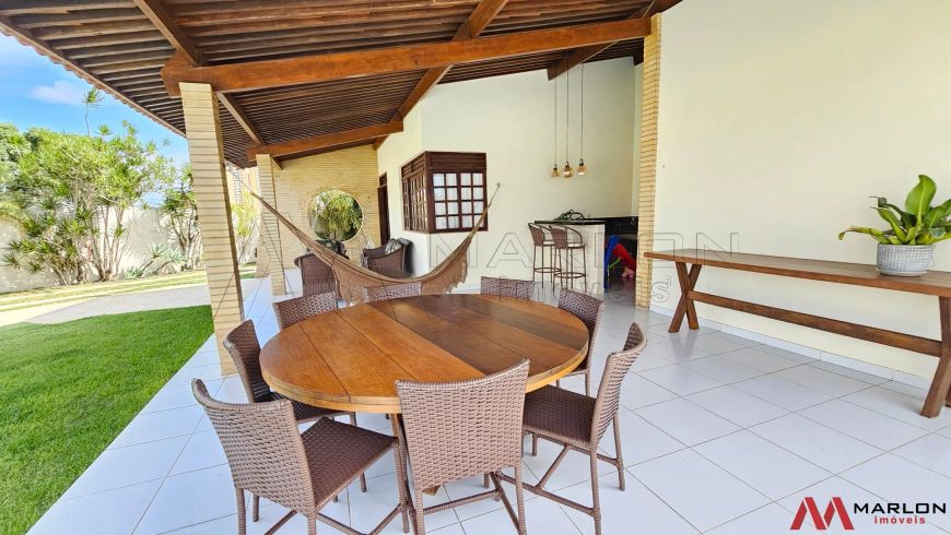 Casa em San Valle, 4 quartos, sendo 3 suítes, espaço gourmet, lado da sombra, 400m².