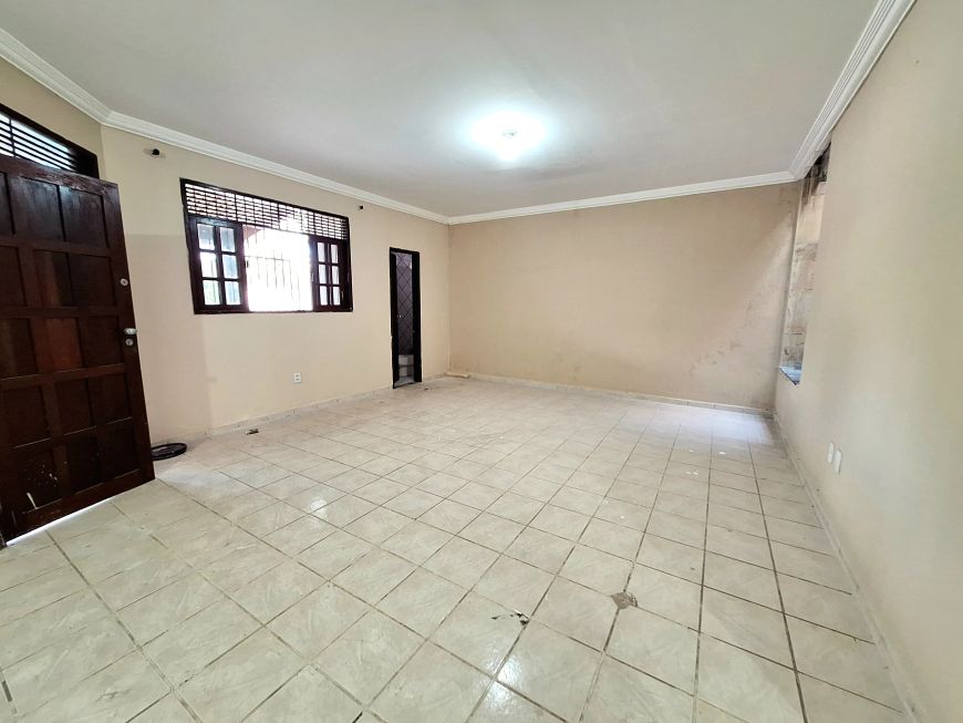 CASA COM 200M2 NO BAIRRO PITIMBÚ - NATAL/RN