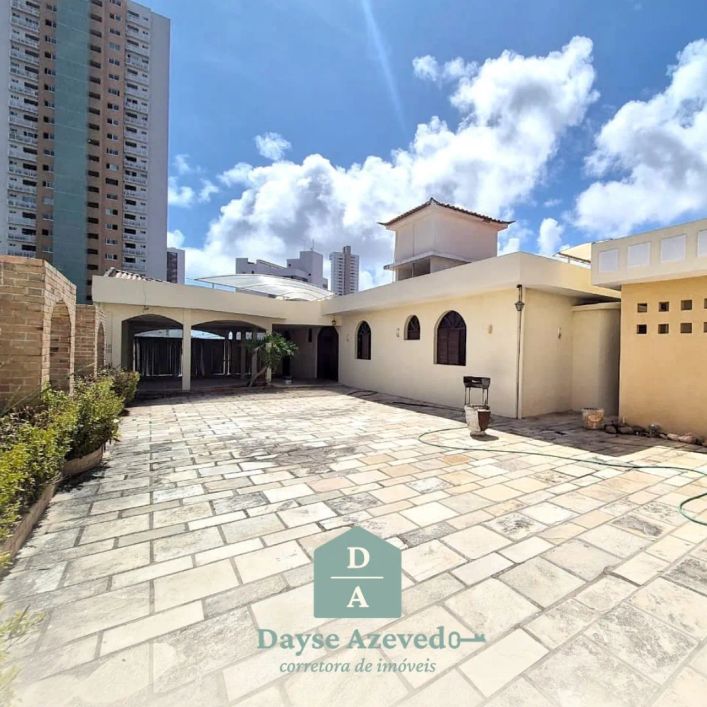 Belíssima casa com 480 m², com 4 suítes em Candelária - Natal - RN