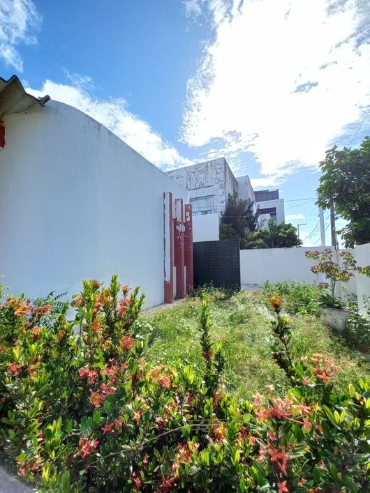 Casa para venda com 520m de terreno E 280m construída próximo ao IFRN