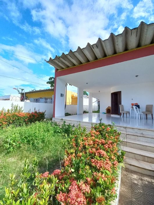 Casa para venda com 520m de terreno E 280m construída próximo ao IFRN