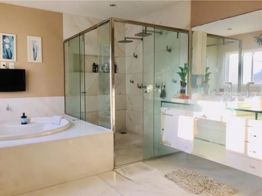 LINDA CASA NO CONDOMÍNIO PONTA NEGRA BOULEVARD