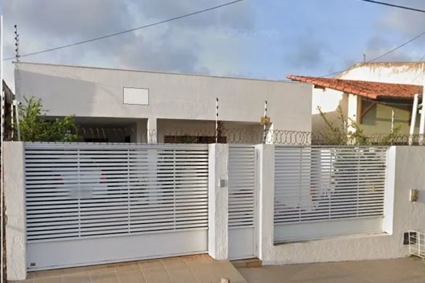 Imóvel para venda possui 200 metros quadrados com 3 quartos em Barro Vermelho - Natal - RN