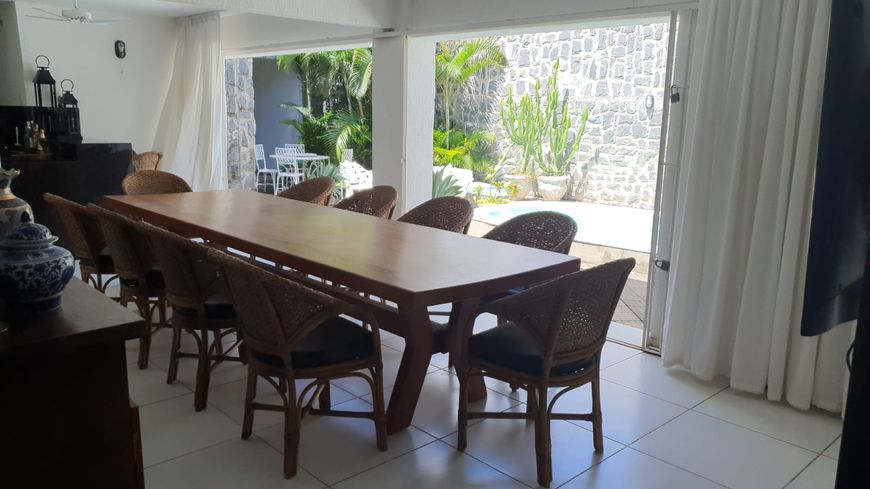 Comercio e moradia, com 6 lojas e casa duplex, piscina, Barro Vermelho