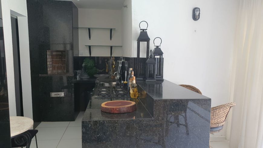 Comercio e moradia, com 6 lojas e casa duplex, piscina, Barro Vermelho