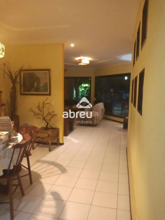Excelente casa em Capim Macio