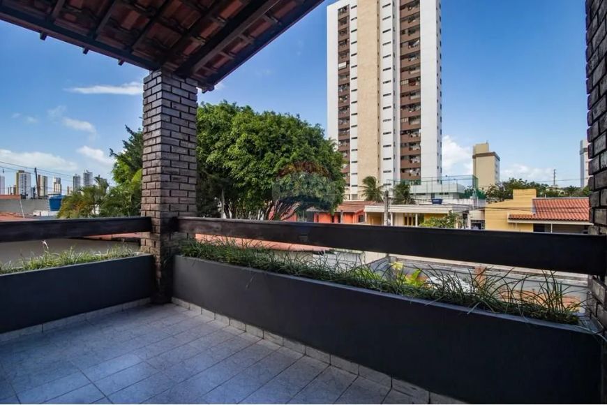 Casa contemporânea para venda com 272m² com 5/4 em Lagoa Nova - Natal - RN