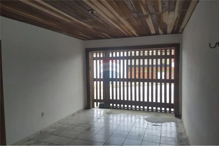 Ótima casa com 3 quartos sendo 1 suíte no Pajuçara