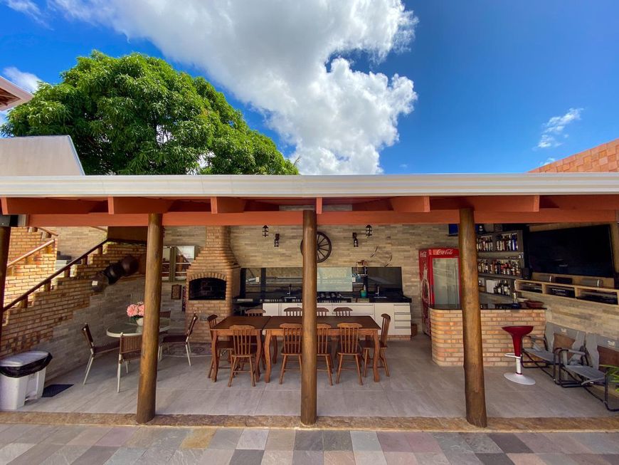 Casa para venda com 370 m² e 5 quartos em Capim Macio - Natal - RN