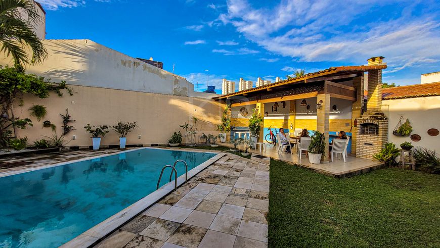 Casa com 3 suítes - 256 Metros - Capim Macio