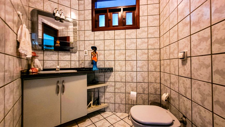 Casa com 3 suítes - 256 Metros - Capim Macio
