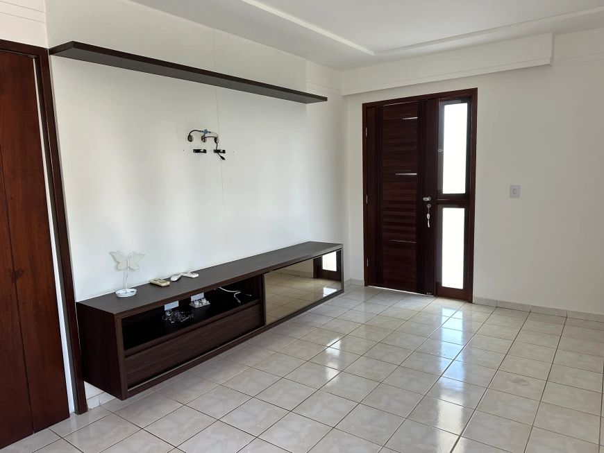 Casa a venda em Condomínio de Alto Padrão - Candelária