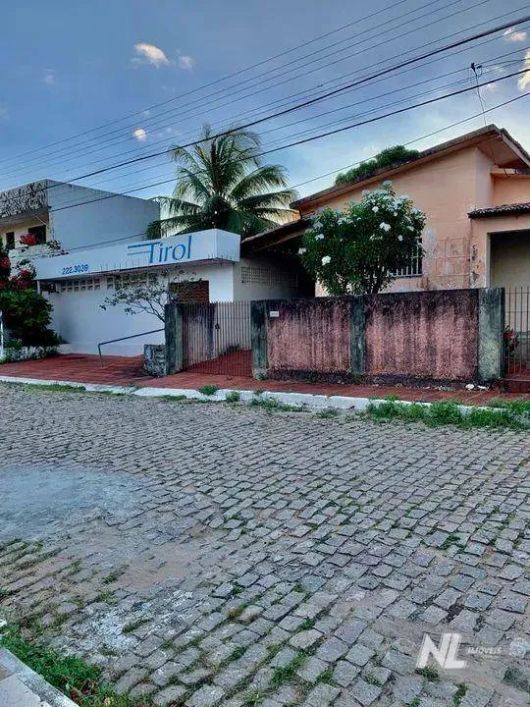 Casa + Ponto comercial no Tirol, Natal/RN - 550m² de área total