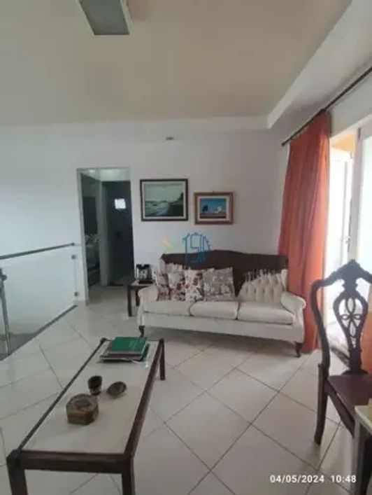Casa e em condomínio/ com piscina / condomínio canto dos pássaros /