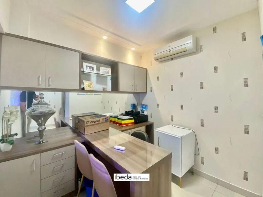 Loja / Salão / Ponto Comercial à venda em Natal