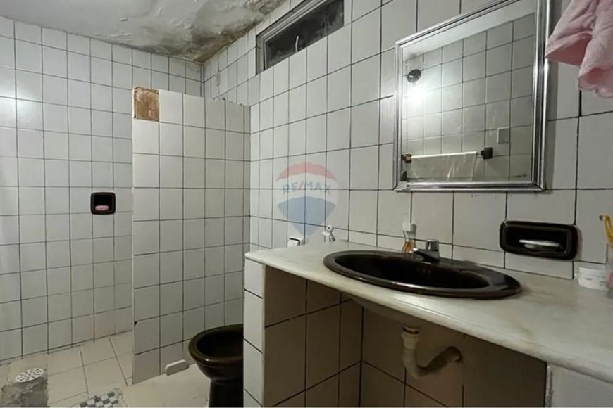 Casa para venda tem 269m² com 5 quartos em Ponta Negra - Natal - RN