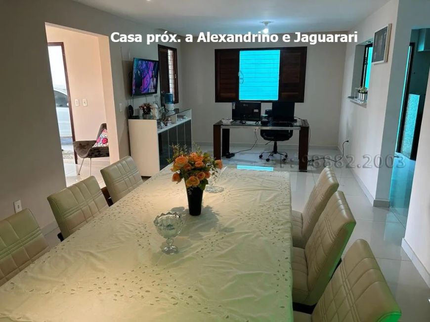 Casa 3 suítes, piscina, churrasqueira, 3 vagas, Barro Vermelho