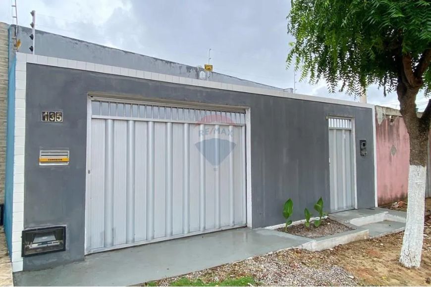 Casa à Venda no Planalto de 2 quartos