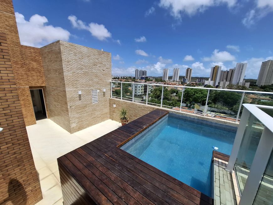 Cobertura para venda tem 163m² com 3 suítes, 2 vagas de garagem cobertas. Capim Macio - Natal /RN