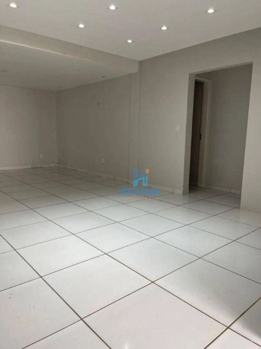Apartamento com 3 dormitórios à venda, 110 m² por R$ 240.000,00 - Candelária - Natal/RN