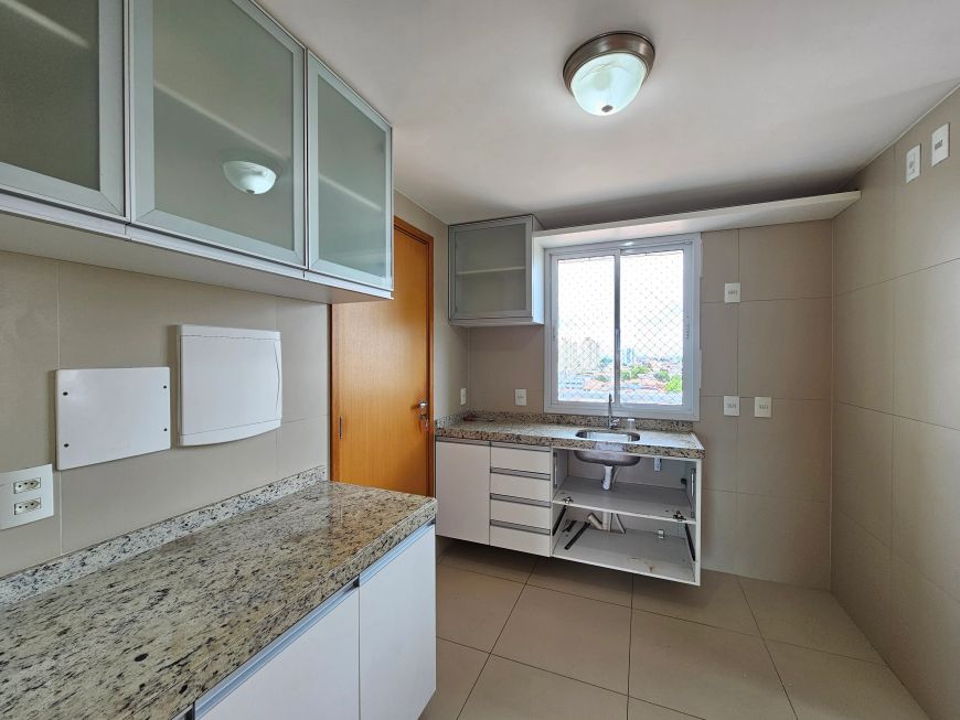 Apartamento com 3 quartos em Lagoa Nova