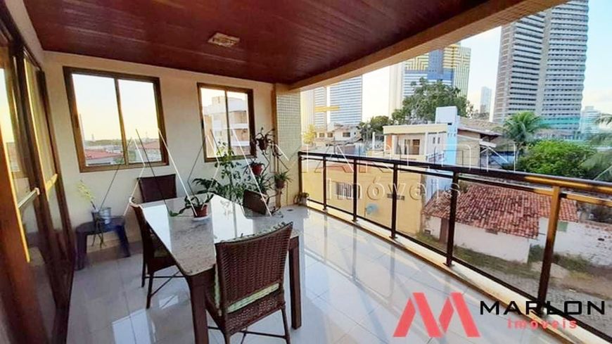 Apartamento para venda possui 282 metros quadrados com 4 quartos em Ponta Negra - Natal - RN