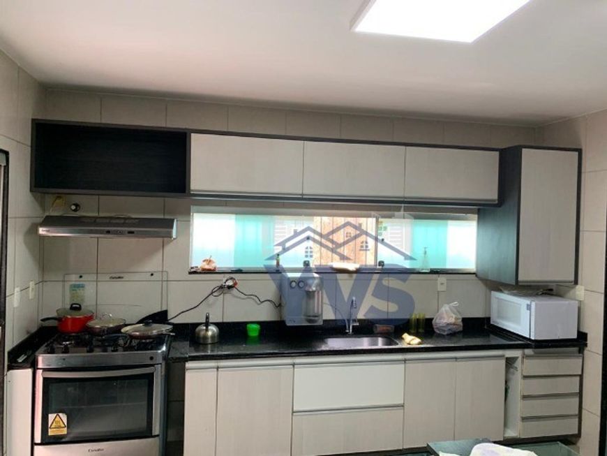 Casa no Bairro Cidade Jardim, com 400m2 de área Const. e 450m2 de Terreno com 4 suítes