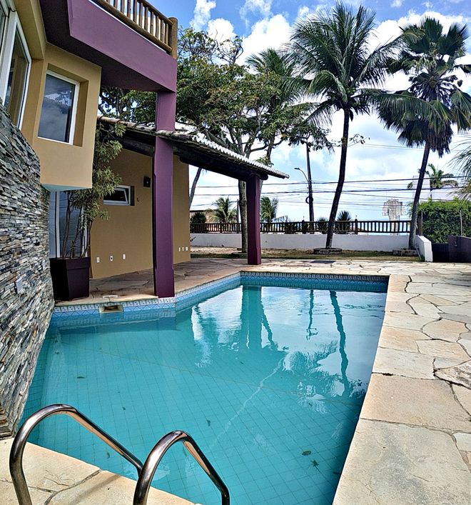 Lindo sobrado à venda, 350 m², terreno 600 m², na orla de Ponta Negra, linda vista do mar.