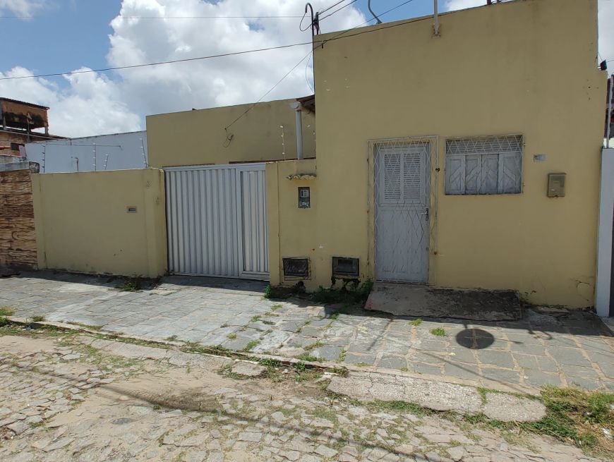 Vende-se casa no conjunto Jiqui, com 3 quartos em Neópolis - Natal - RN!
