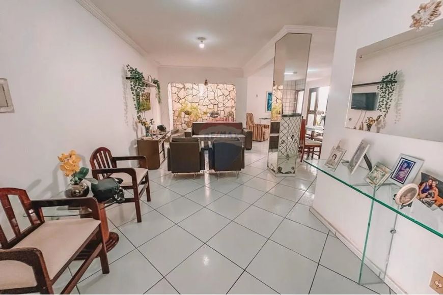 Oferta!! Casa 5/4 Multifuncional na Avenida Lima e Silva, Lagoa Nova - Natal/RN