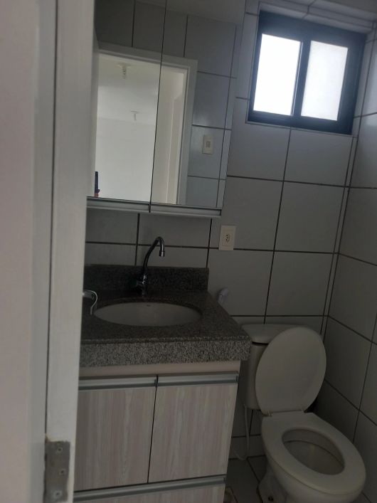 Apto 2/4, com armários planejados nos quartos e cozinha, varanda, vista UFRN